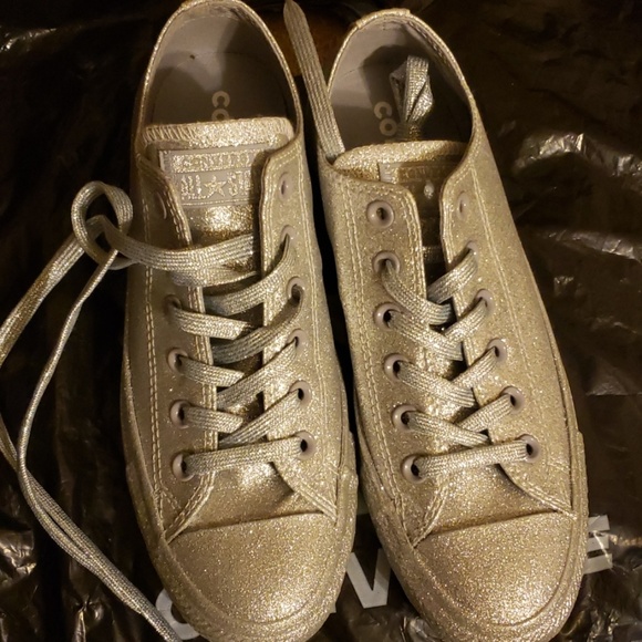 New Converse All Stars (never worn) - Picture 3 of 4